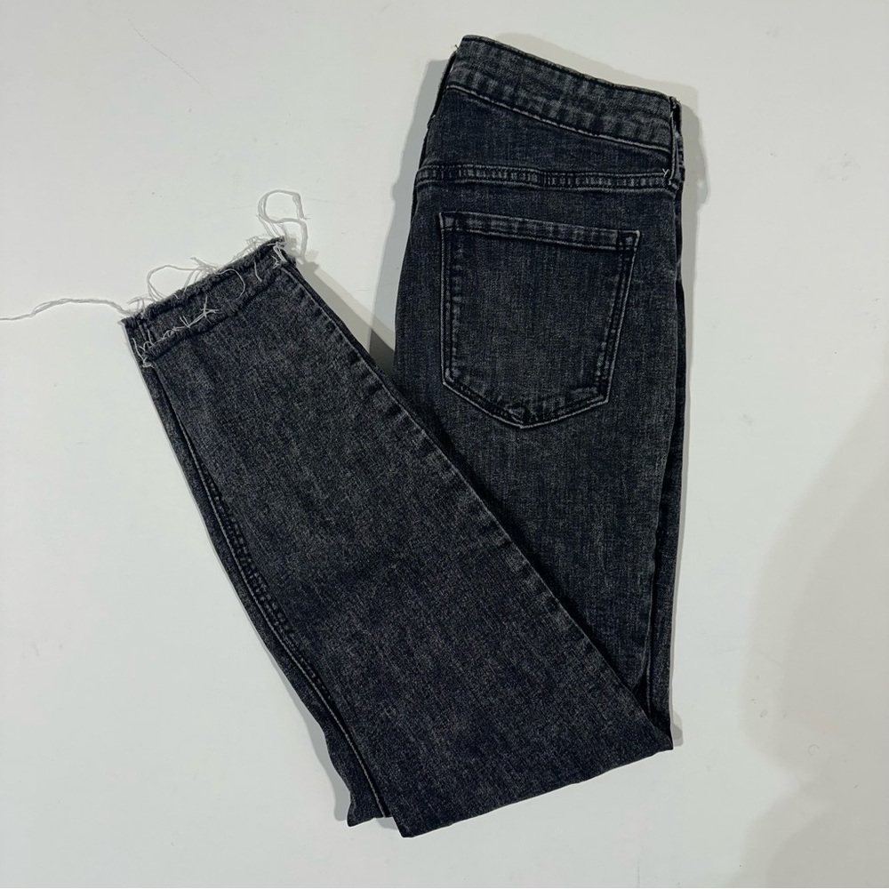 Old navy rockstar super skinny high rise distressed jeans size 8
